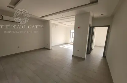 شقة - 2 غرف نوم - 3 حمامات للايجار في شارع النصر - النصر - الدوحة