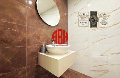 Apartment - 1 Bedroom - 2 Bathrooms for rent in Lusail Marina Heights - Marina District - Lusail
