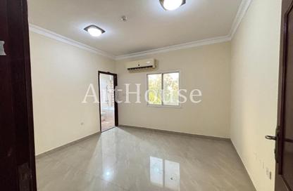 Apartment - 3 Bedrooms - 3 Bathrooms for rent in Bin Omran - Fereej Bin Omran - Doha