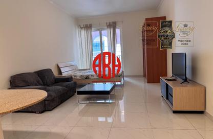 Apartment - Studio - 1 Bathroom for rent in Viva West - Viva Bahriyah - The Pearl Island - Doha