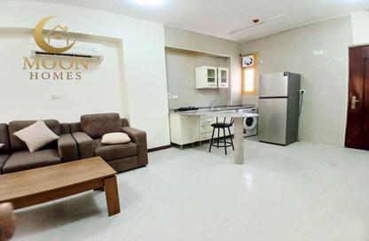 Apartment - 1 Bedroom - 1 Bathroom for rent in Umm Ghuwailina 4 - Umm Ghuwailina - Doha