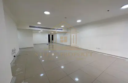 Apartment - 2 Bedrooms - 2 Bathrooms for rent in Al Khair Tower - Corniche Road - Corniche Road - Doha