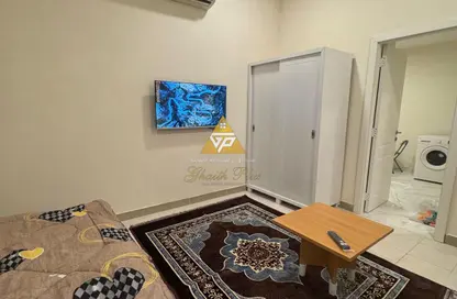 Villa - Studio - 1 Bathroom for rent in Souk Al gharaffa - Al Gharrafa - Doha