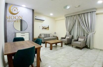 Apartment - 1 Bedroom - 2 Bathrooms for rent in Umm Ghuwailina 4 - Umm Ghuwailina - Doha