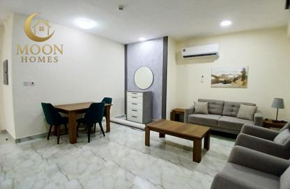 Apartment - 1 Bedroom - 2 Bathrooms for rent in Umm Ghuwailina 4 - Umm Ghuwailina - Doha