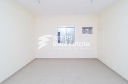 Labor Camp - Studio - 7+ Bathrooms for rent in Industrial Area 4 - Industrial Area - Industrial Area - Doha