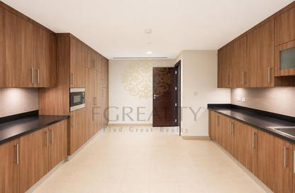 Apartment - 3 Bedrooms - 5 Bathrooms for sale in Viva West - Viva Bahriyah - The Pearl Island - Doha