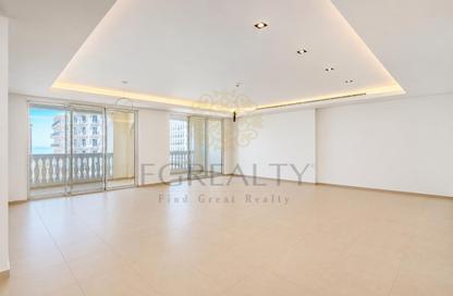 Apartment - 3 Bedrooms - 5 Bathrooms for sale in Viva West - Viva Bahriyah - The Pearl Island - Doha