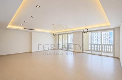 Apartment - 3 Bedrooms - 5 Bathrooms for sale in Viva West - Viva Bahriyah - The Pearl Island - Doha