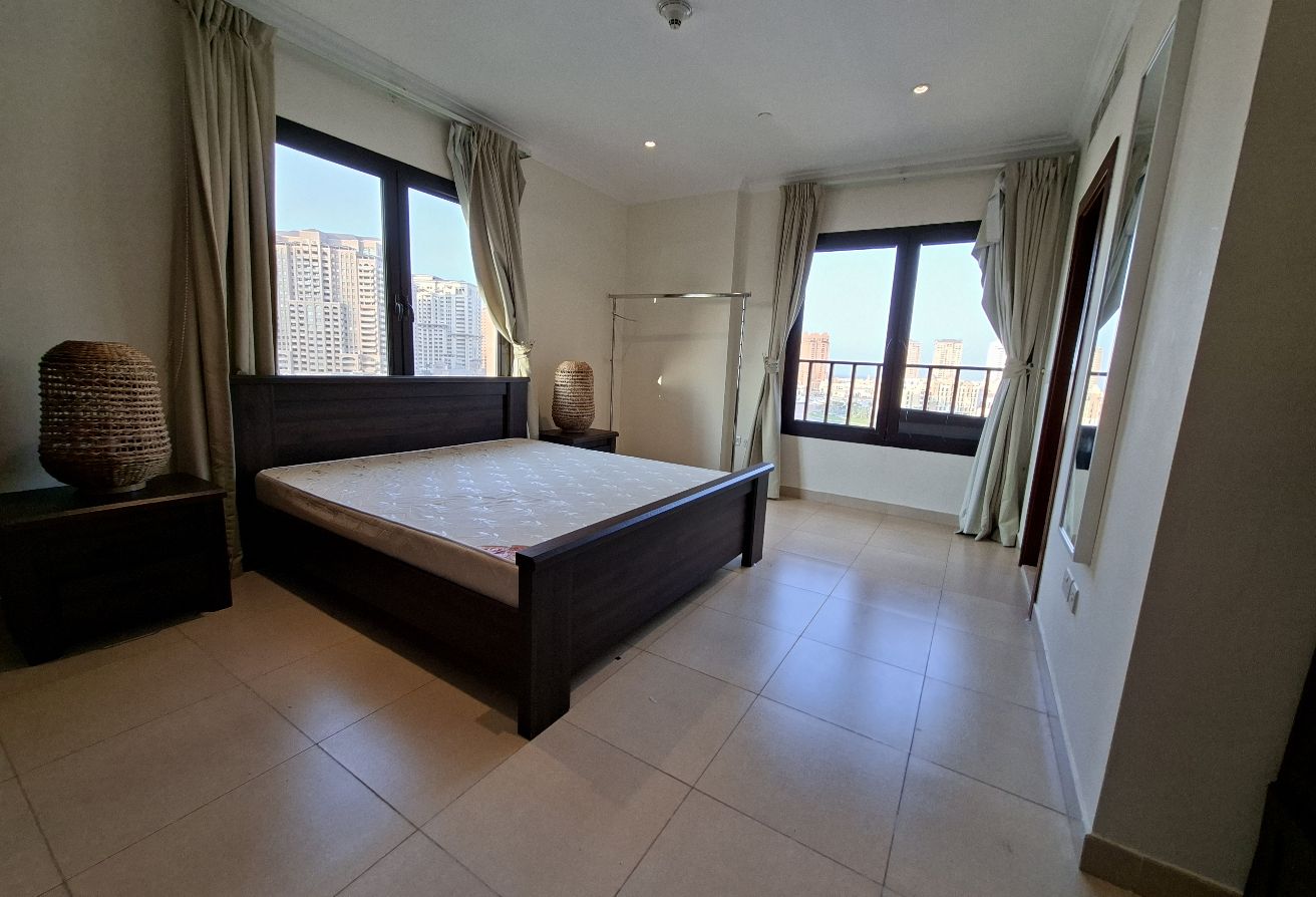 Luxury  Furnished 2 Bedroom Apartment Full Marina thumbnail 9