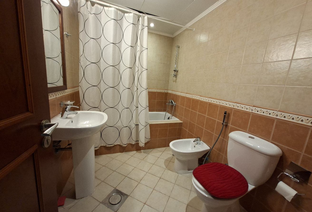 Luxury  Furnished 2 Bedroom Apartment Full Marina thumbnail 17