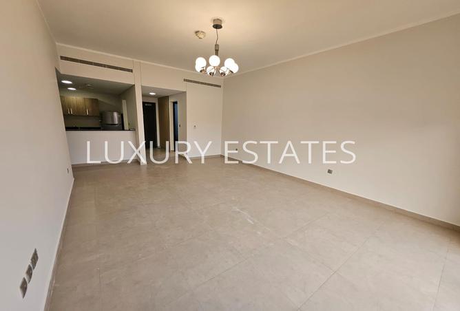 988278 - Property Main Image