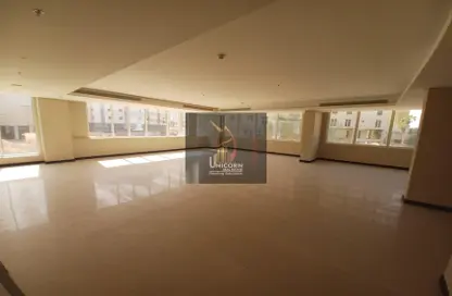 محل - استوديو - 3 حمامات للايجار في روضة الخيل - روضة الخيل - الدوحة