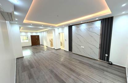 Compound - 3 Bedrooms - 3 Bathrooms for rent in Al Thumama - Al Thumama - Doha