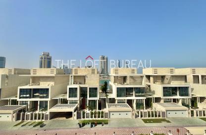 Apartment - 2 Bedrooms - 4 Bathrooms for sale in Crystal Residence - Gewan Island - The Pearl Island - Doha