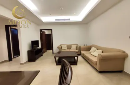 Apartment - 2 Bedrooms - 2 Bathrooms for rent in Umm Ghwailina Comm - Umm Ghuwalina - Umm Ghuwailina - Doha