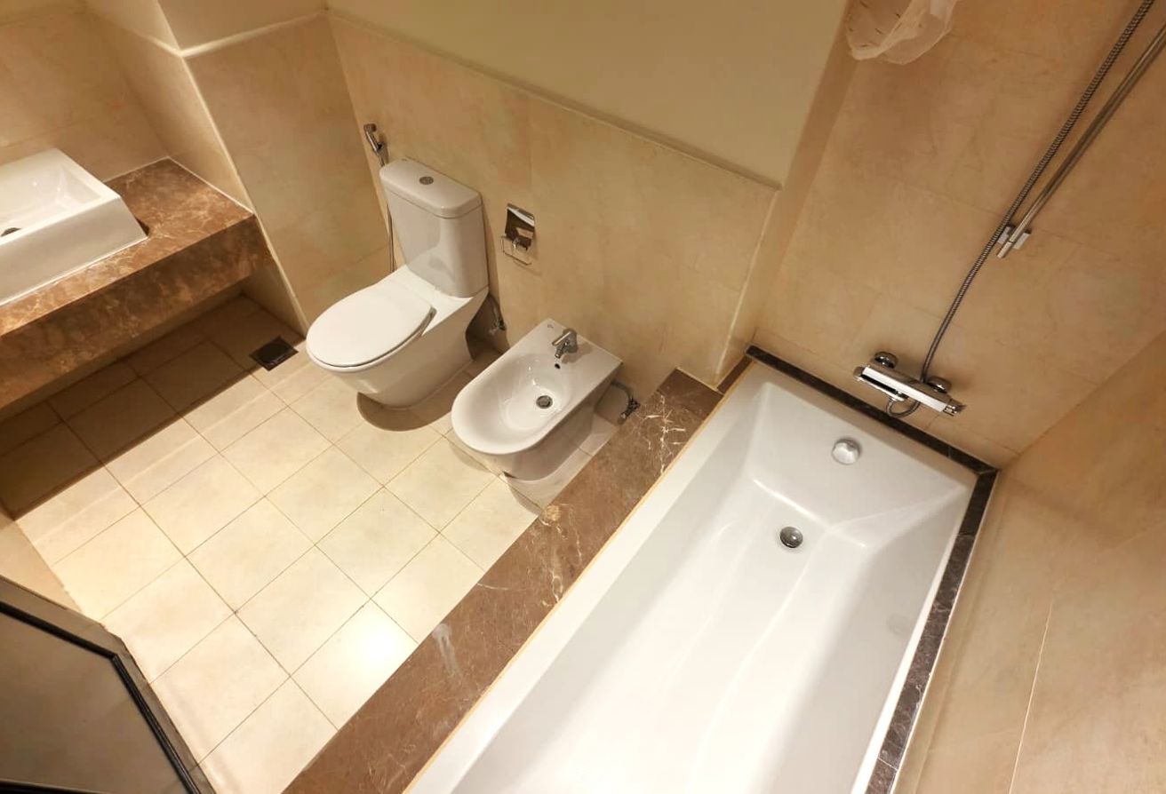 BIG BALCONY | 1 BHK + OFFICE ROOM | SEMI FURNISHED - apartment in Porto Arabia