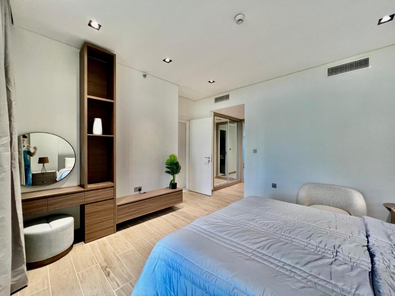 Elegant Brand New Furnished 1 BHK | Lusail thumbnail 2
