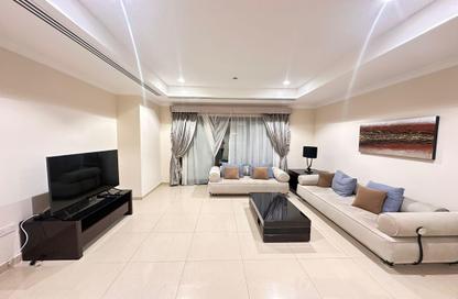 Apartment - 1 Bedroom - 3 Bathrooms for rent in East Porto Drive - Porto Arabia - The Pearl Island - Doha