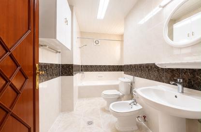 Villa - 4 Bedrooms - 4 Bathrooms for rent in Abu Hamour - Doha Villa - 4 Bedrooms - 4 Bathrooms for rent in Abu Hamour - Doha
