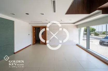 Whole Building - Studio for rent in The Commercial Avenue - Umm Al Seneem - Doha