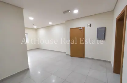 شقة - 3 غرف نوم - 3 حمامات للايجار في شقق مساكن المطار القديم - طريق المطار القديم - الدوحة شقة - 3 غرف نوم - 3 حمامات للايجار في شقق مساكن المطار القديم - طريق المطار القديم - الدوحة