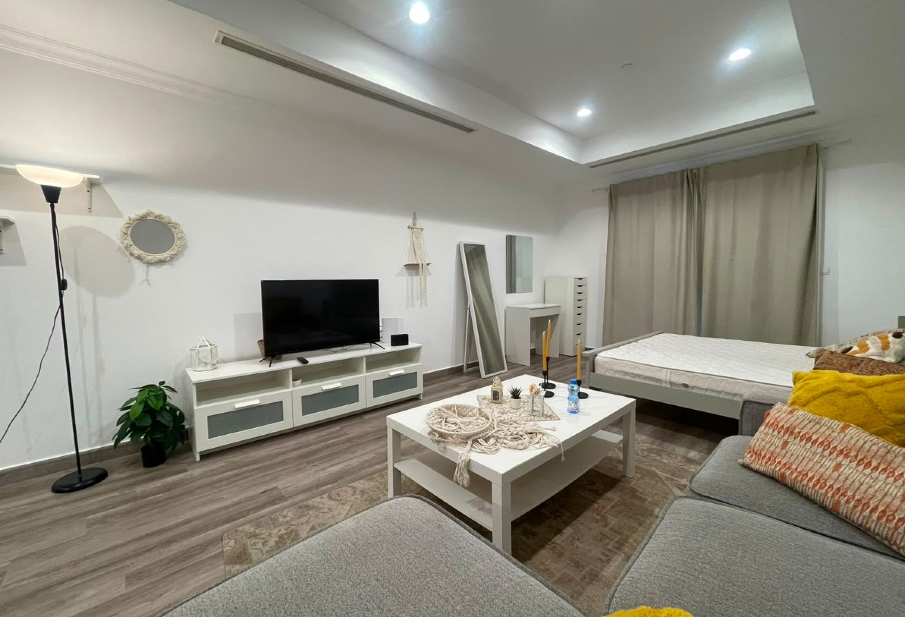 LUXURIOUS FULLY FURNISHED STUDIO IN PORTO ARABIA thumbnail 4