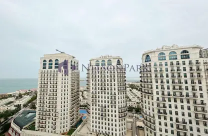 Apartment - 3 Bedrooms - 4 Bathrooms for sale in Viva West - Viva Bahriyah - The Pearl Island - Doha