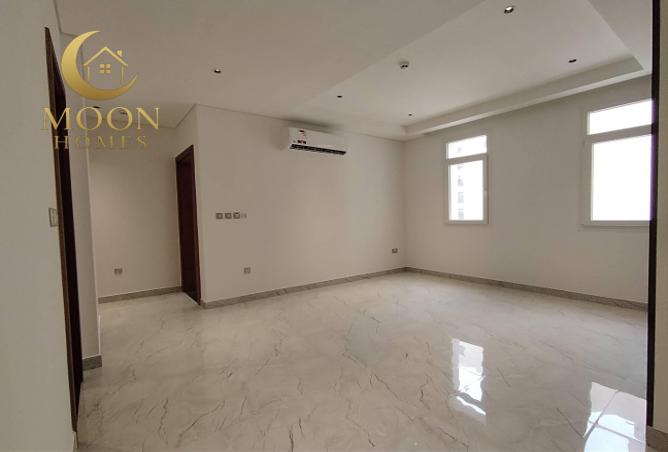 54103168 - Property Image 3