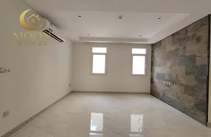 Apartment - 2 Bedrooms - 2 Bathrooms for rent in Salaja Street - Doha Al Jadeed - Doha