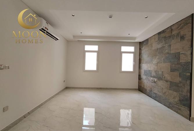 54103168 - Property Main Image