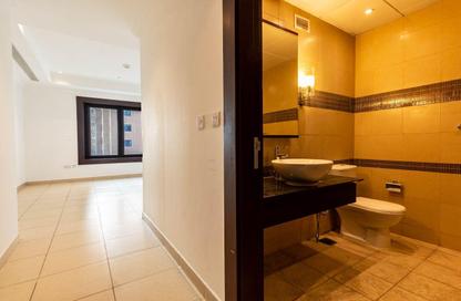 Apartment - 2 Bedrooms - 3 Bathrooms for sale in East Porto Drive - Porto Arabia - The Pearl Island - Doha Apartment - 2 Bedrooms - 3 Bathrooms for sale in East Porto Drive - Porto Arabia - The Pearl Island - Doha