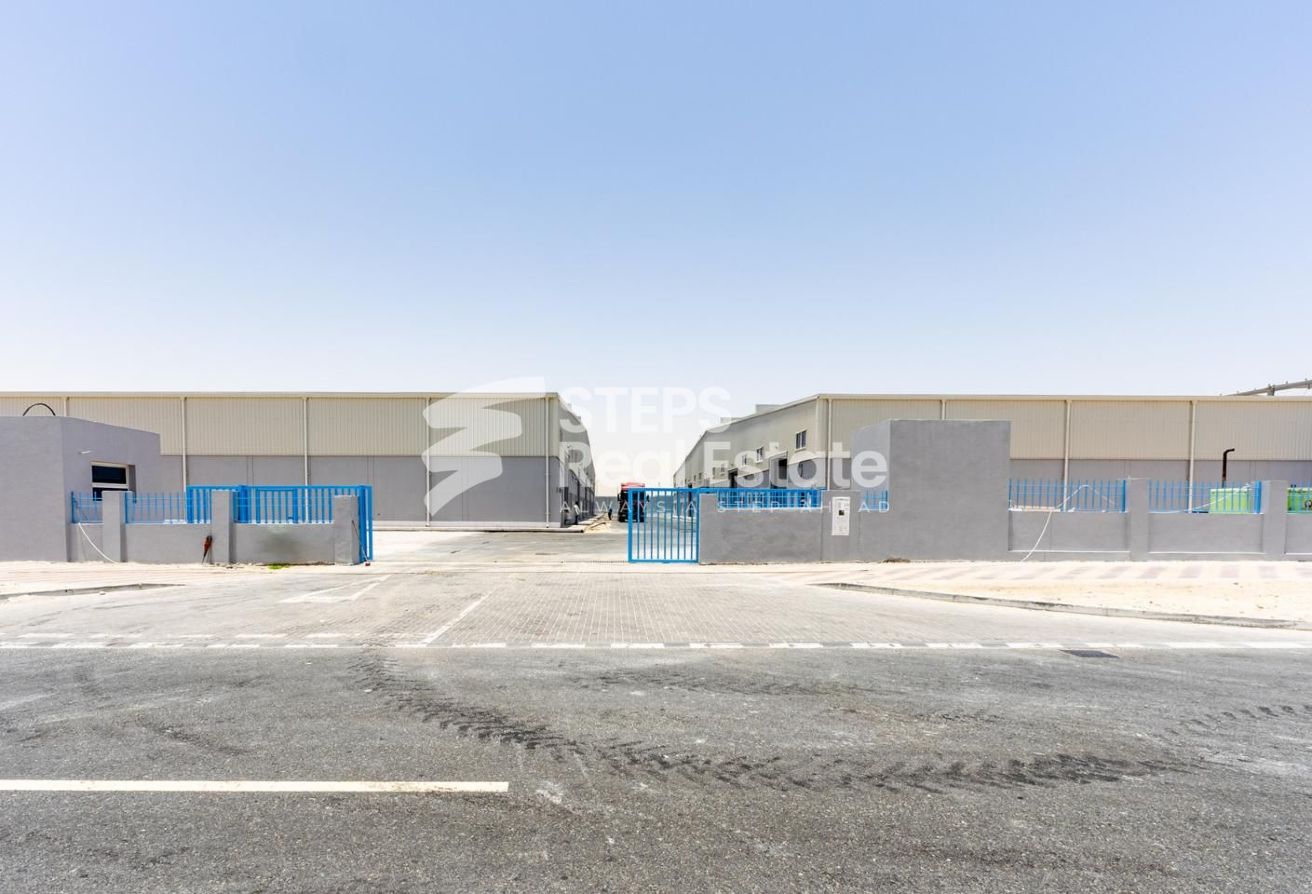 Steel Workshop with Rooms for Rent