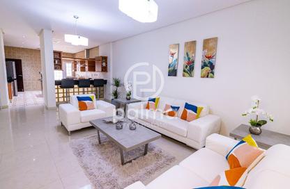 Villa - 4 Bedrooms - 6 Bathrooms for rent in Les Roses 1 - Les Roses Compound - Doha