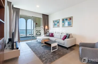 Apartment - 2 Bedrooms - 3 Bathrooms for rent in Viva West - Viva Bahriyah - The Pearl Island - Doha