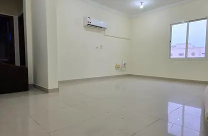 Apartment - 2 Bedrooms - 2 Bathrooms for rent in Bin Omran 35 - Fereej Bin Omran - Doha