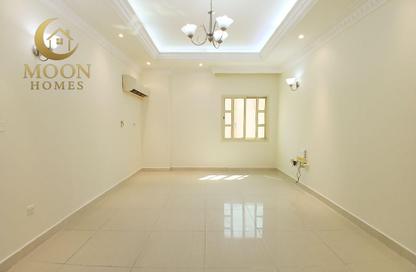 Apartment - 2 - 2 for rent in Al Mansoura - Al Mansoura - Doha