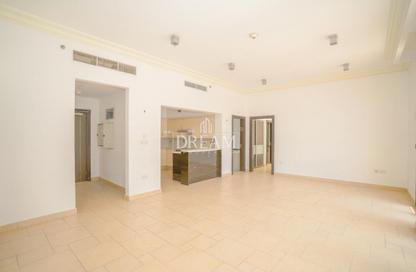 Apartment - 2 Bedrooms - 3 Bathrooms for rent in Chateau - Qanat Quartier - The Pearl Island - Doha
