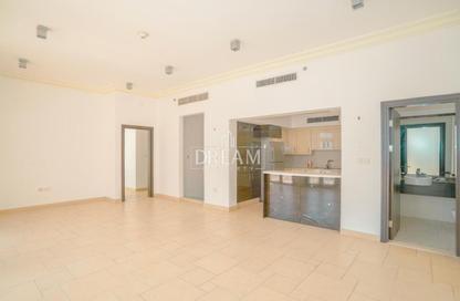 Apartment - 2 Bedrooms - 3 Bathrooms for rent in Chateau - Qanat Quartier - The Pearl Island - Doha