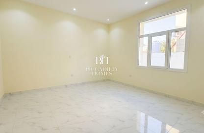 Villa - 6 Bedrooms - 6 Bathrooms for rent in Umm Qarn - Al Daayen