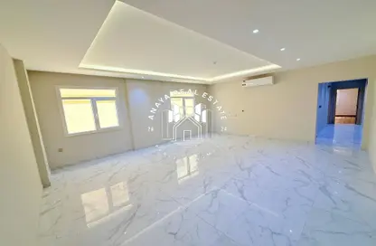 Apartment - 2 Bedrooms - 3 Bathrooms for rent in Madinat Khalifa - Doha