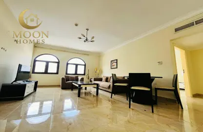 Apartment - 1 Bedroom - 1 Bathroom for rent in Umm Ghwailina Comm - Umm Ghuwalina - Umm Ghuwailina - Doha
