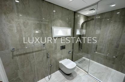 Apartment - 2 Bedrooms - 3 Bathrooms for sale in East Porto Drive - Porto Arabia - The Pearl Island - Doha Apartment - 2 Bedrooms - 3 Bathrooms for sale in East Porto Drive - Porto Arabia - The Pearl Island - Doha