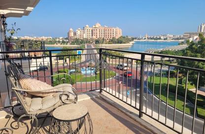 Apartment - 1 Bedroom - 2 Bathrooms for sale in Carnaval - Qanat Quartier - The Pearl Island - Doha