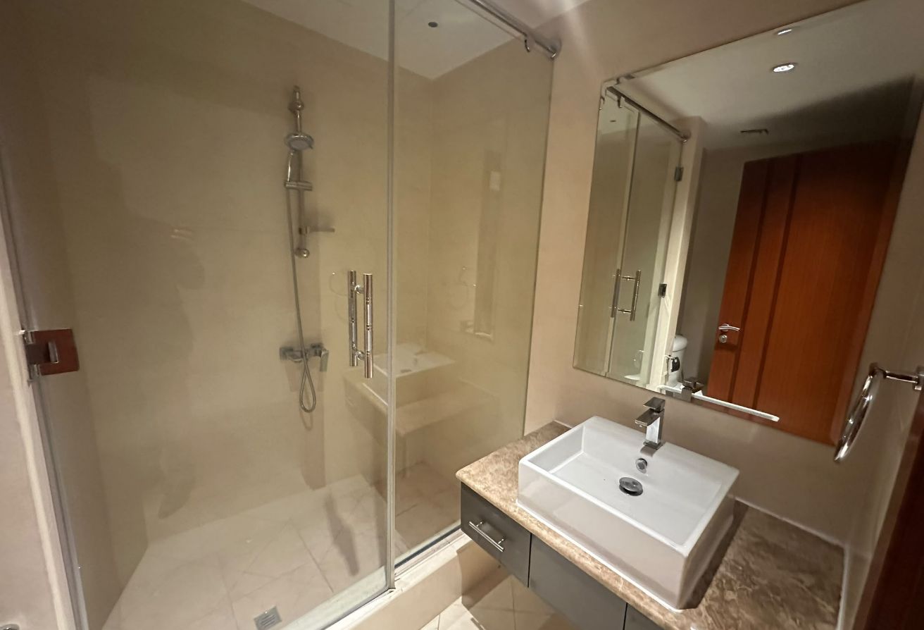 Luxury 1BR + Office | 175 SQM | 1 Month Free | Por thumbnail 8