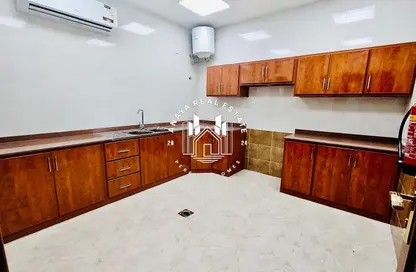 شقة - 2 غرف نوم - 2 حمامات للايجار في شارع سالاجا - دوحة الجديد - الدوحة