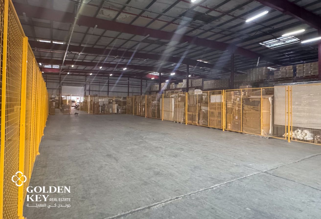 200 sqm Warehouse in Prime Airport Street Location