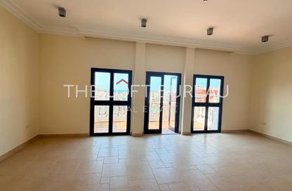 Apartment - 2 Bedrooms - 3 Bathrooms for rent in Carnaval - Qanat Quartier - The Pearl Island - Doha