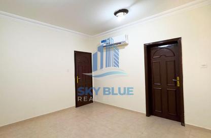 Penthouse - Studio - 1 Bathroom for rent in Al Duhail - Al Duhail - Doha