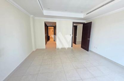 Apartment - 1 Bedroom - 2 Bathrooms for rent in West Porto Drive - Porto Arabia - The Pearl Island - Doha
